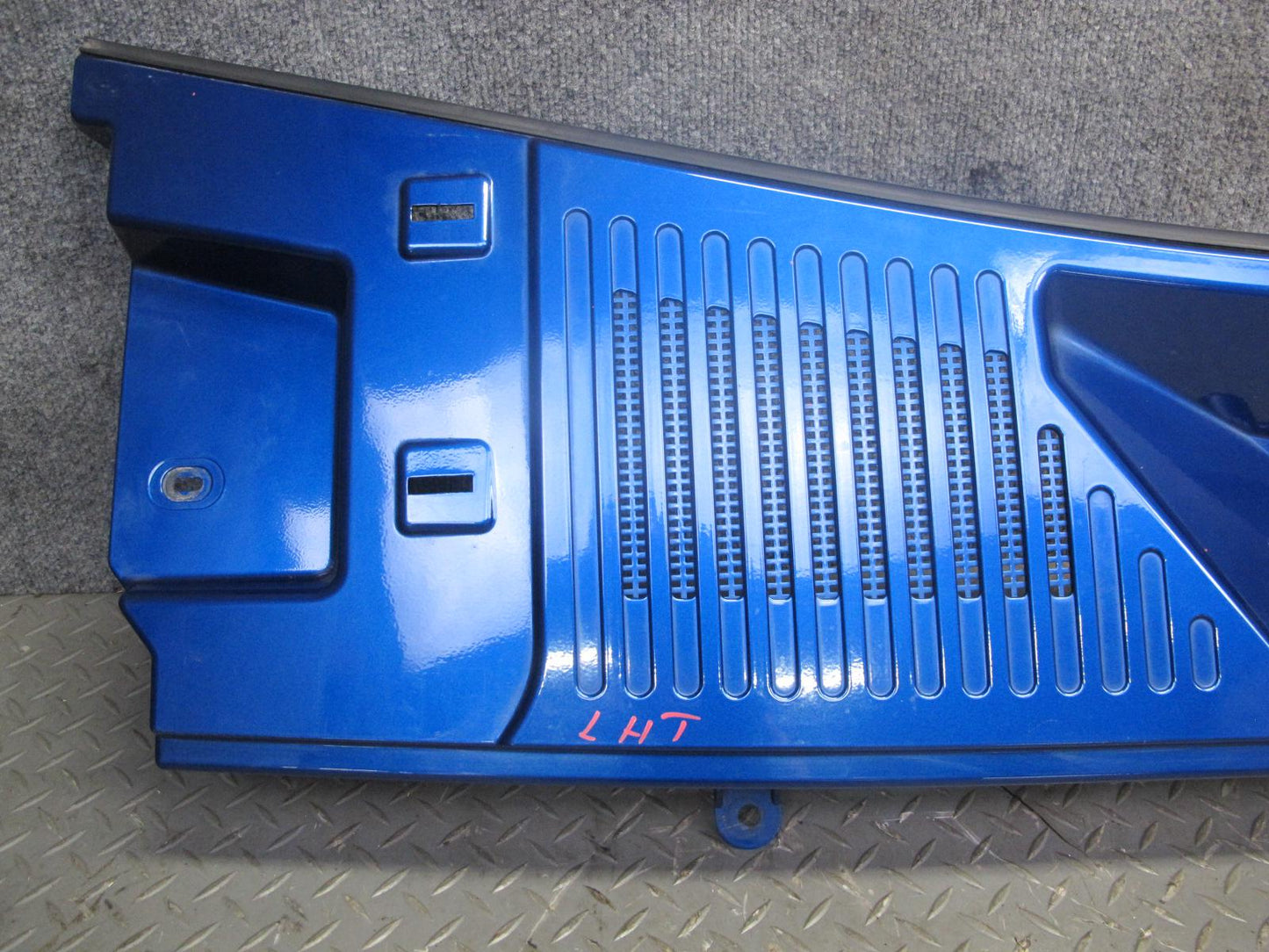 2003-2009 Hummer H2 Windshield Wiper Cowl Vent Trim Panel Pacific Blue 15211663
