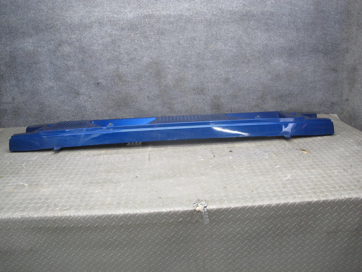 2003-2009 Hummer H2 Windshield Wiper Cowl Vent Trim Panel Pacific Blue 15211663