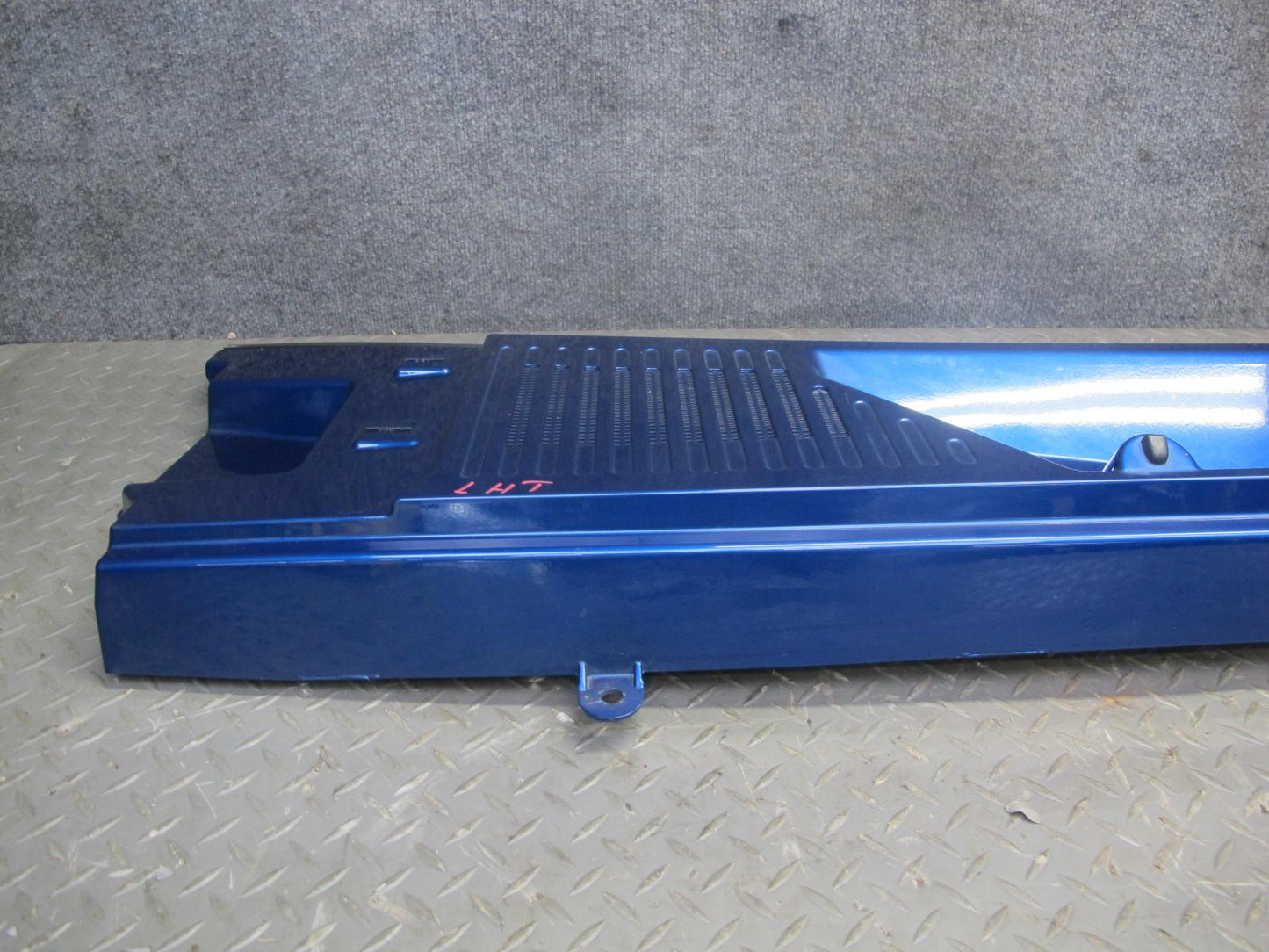 2003-2009 Hummer H2 Windshield Wiper Cowl Vent Trim Panel Pacific Blue 15211663