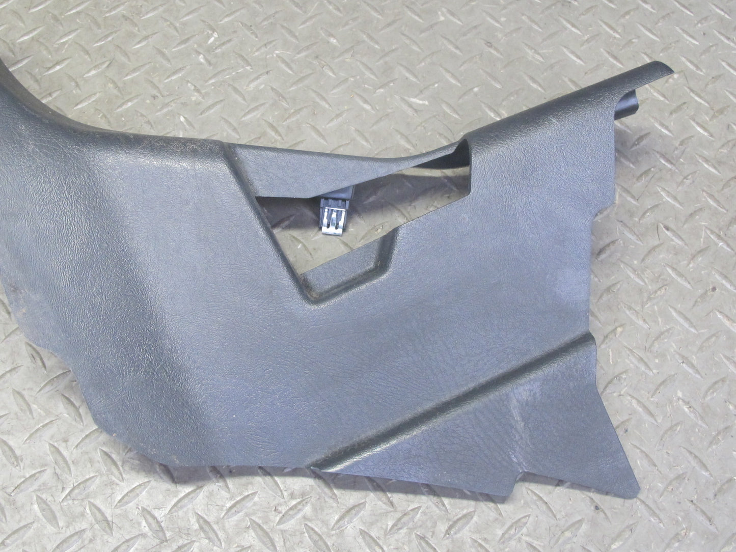 2003-2009 Hummer H2 Front Left & Right Lower Kick Trim Cover Panel Set of 2
