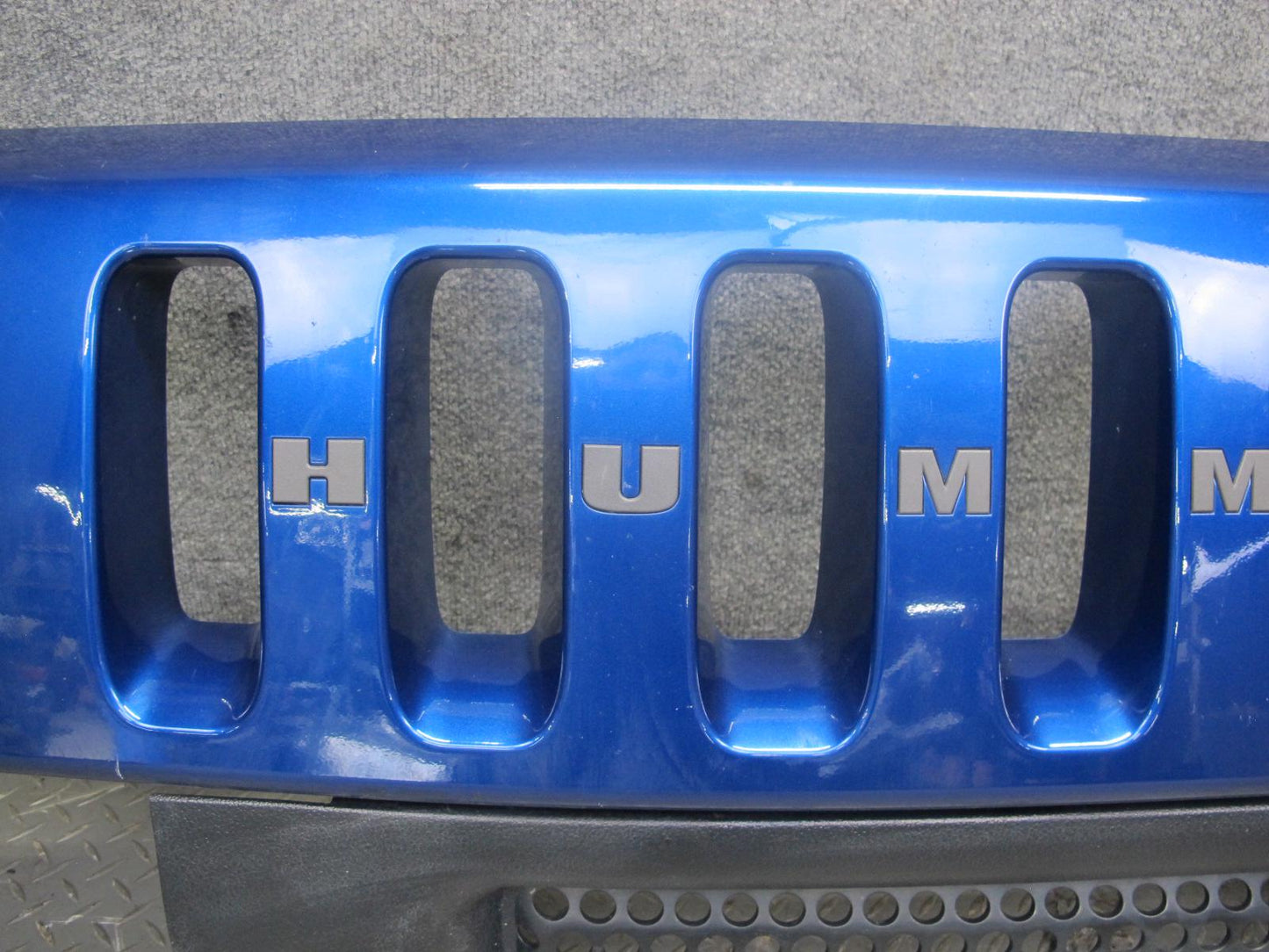 2003-2007 Hummer H2 Front Bumper Radiator Upper Grille Pacific Blue 15777617