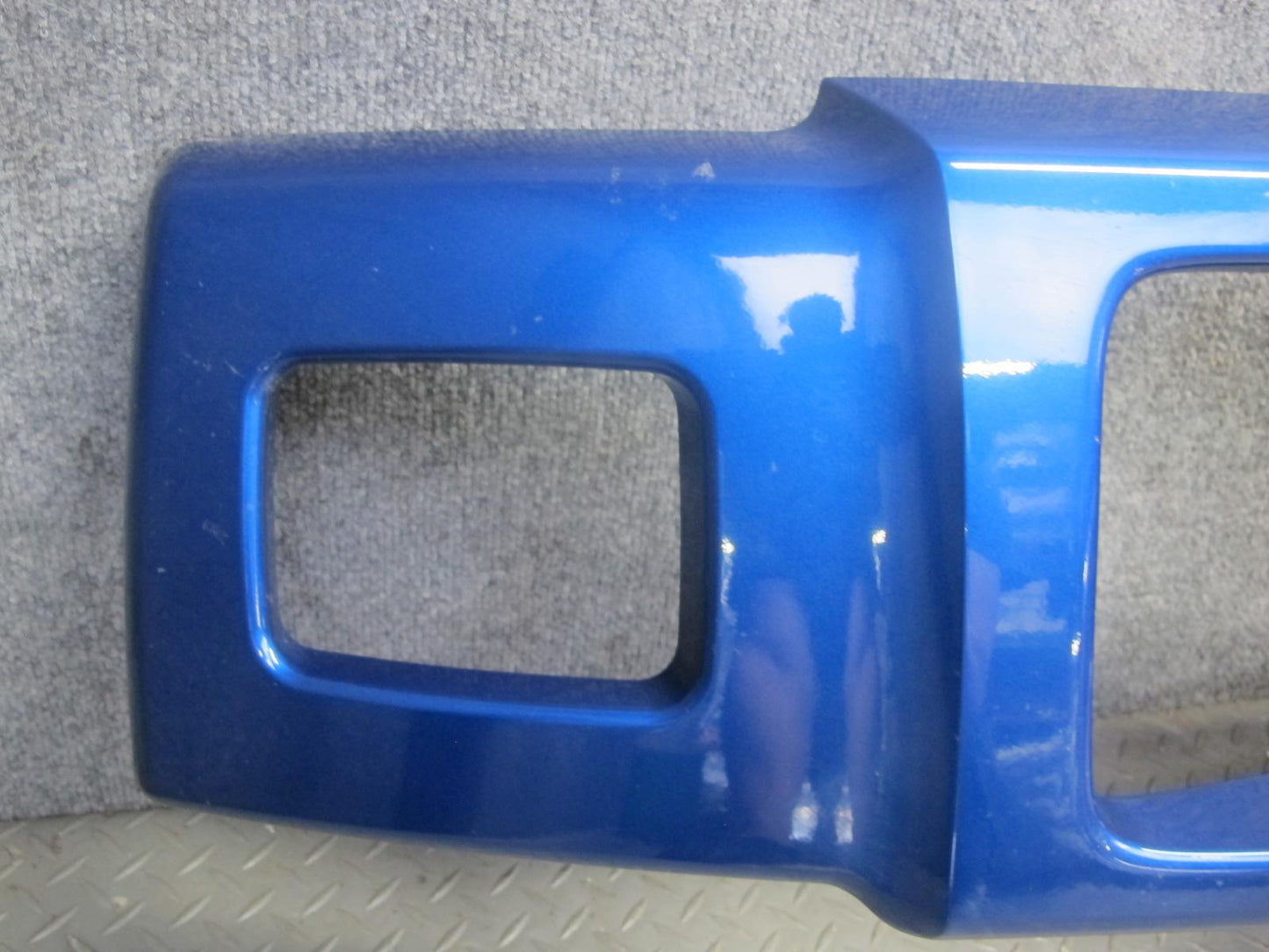 2003-2007 Hummer H2 Front Bumper Radiator Upper Grille Pacific Blue 15777617