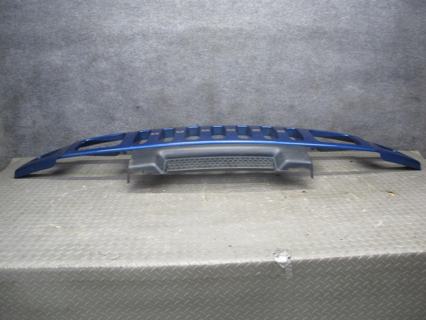 2003-2007 Hummer H2 Front Bumper Radiator Upper Grille Pacific Blue 15777617