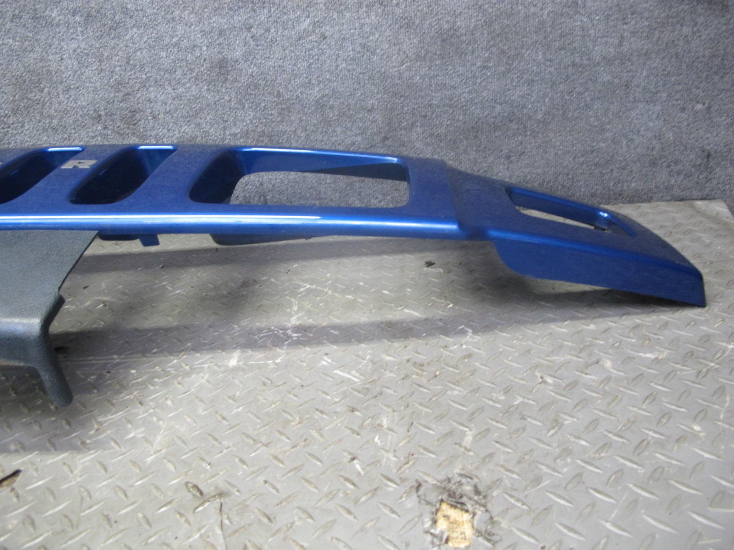 2003-2007 Hummer H2 Front Bumper Radiator Upper Grille Pacific Blue 15777617