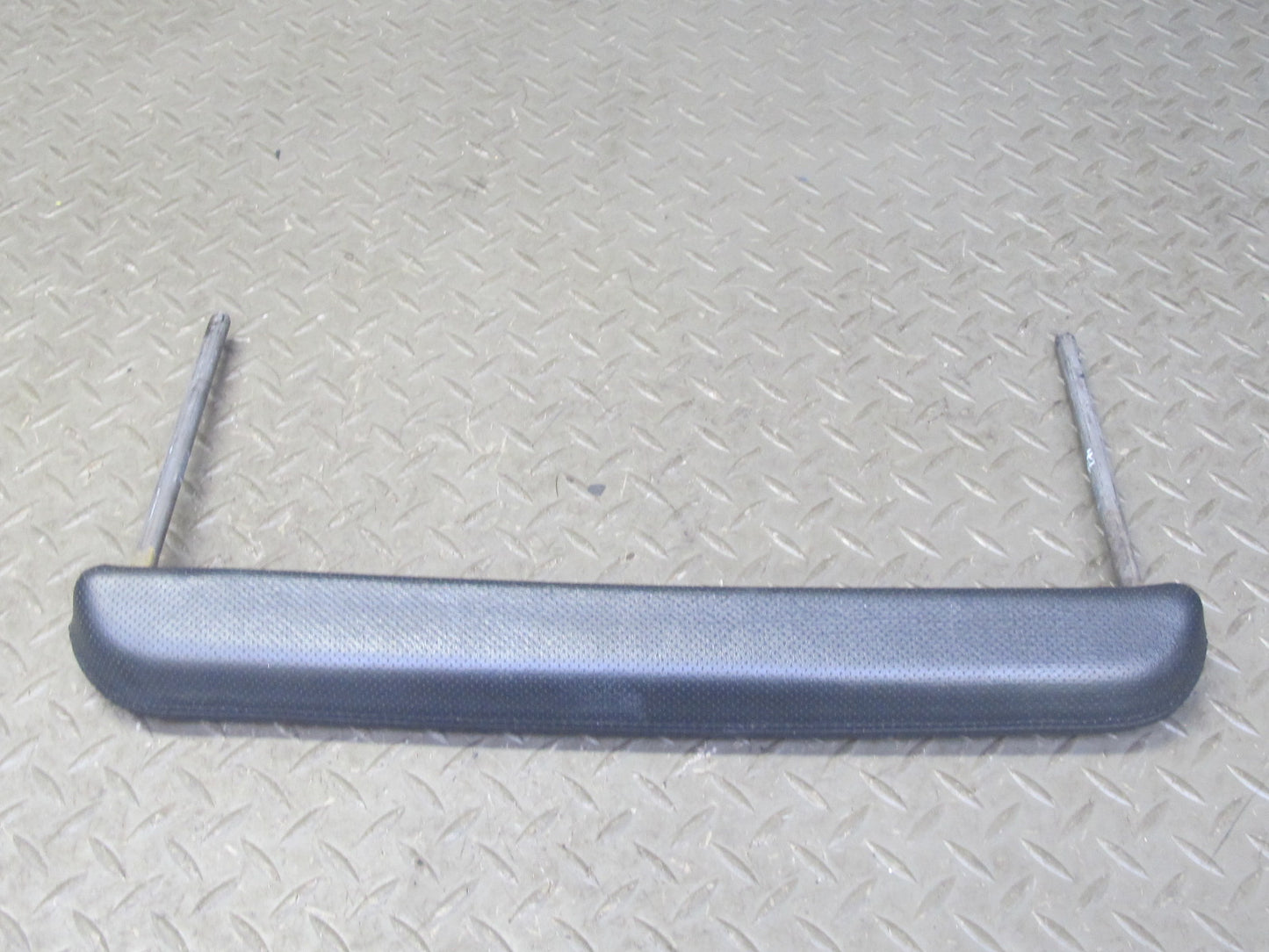 2003-2007 Hummer H2 Dash Front Right Grip Grab Handle Bar