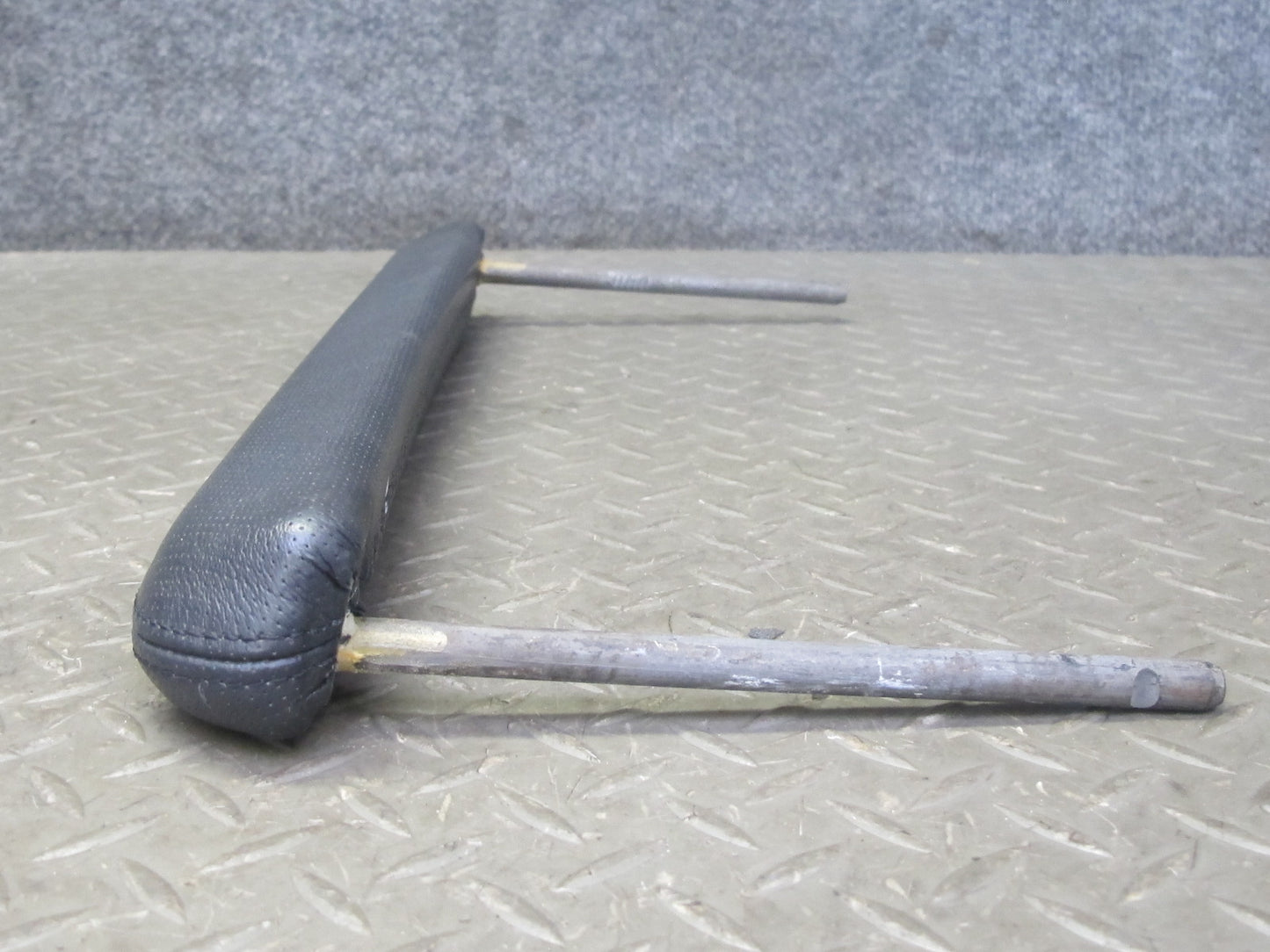 2003-2007 Hummer H2 Dash Front Right Grip Grab Handle Bar