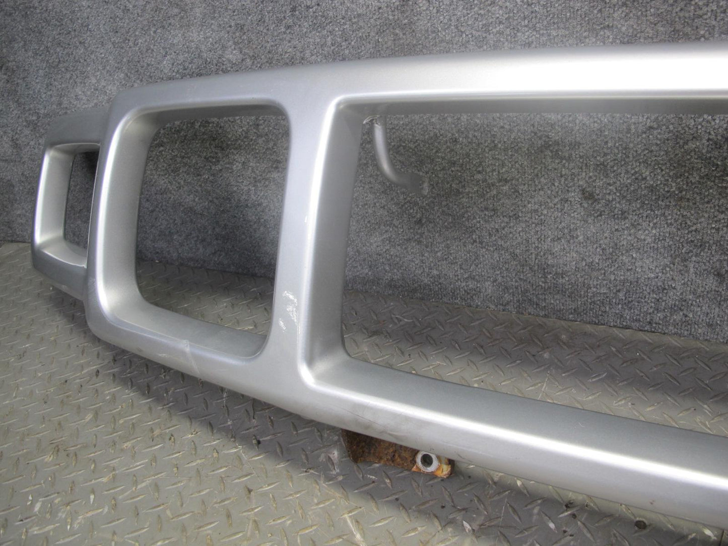 2003-2007 Hummer H2 Front Bumper Radiator Grille Guard 15290411