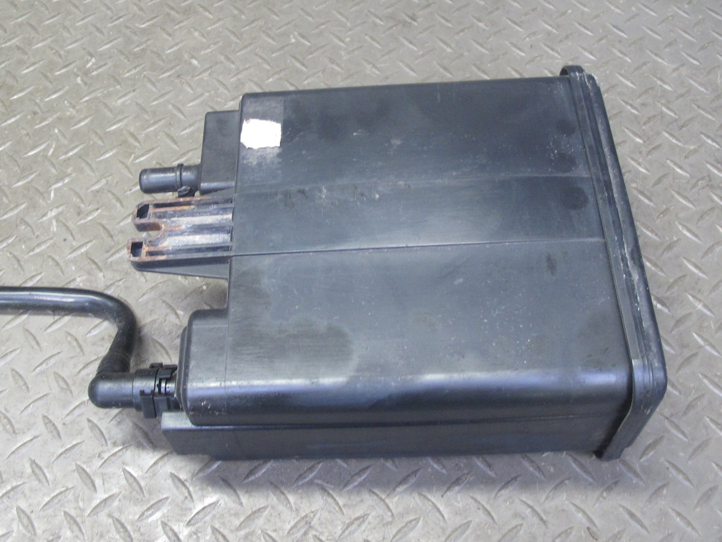 2004-2007 Hummer H2 Emission Fuel Vapor Evap Vapor Charcoal Canister w Solenoid