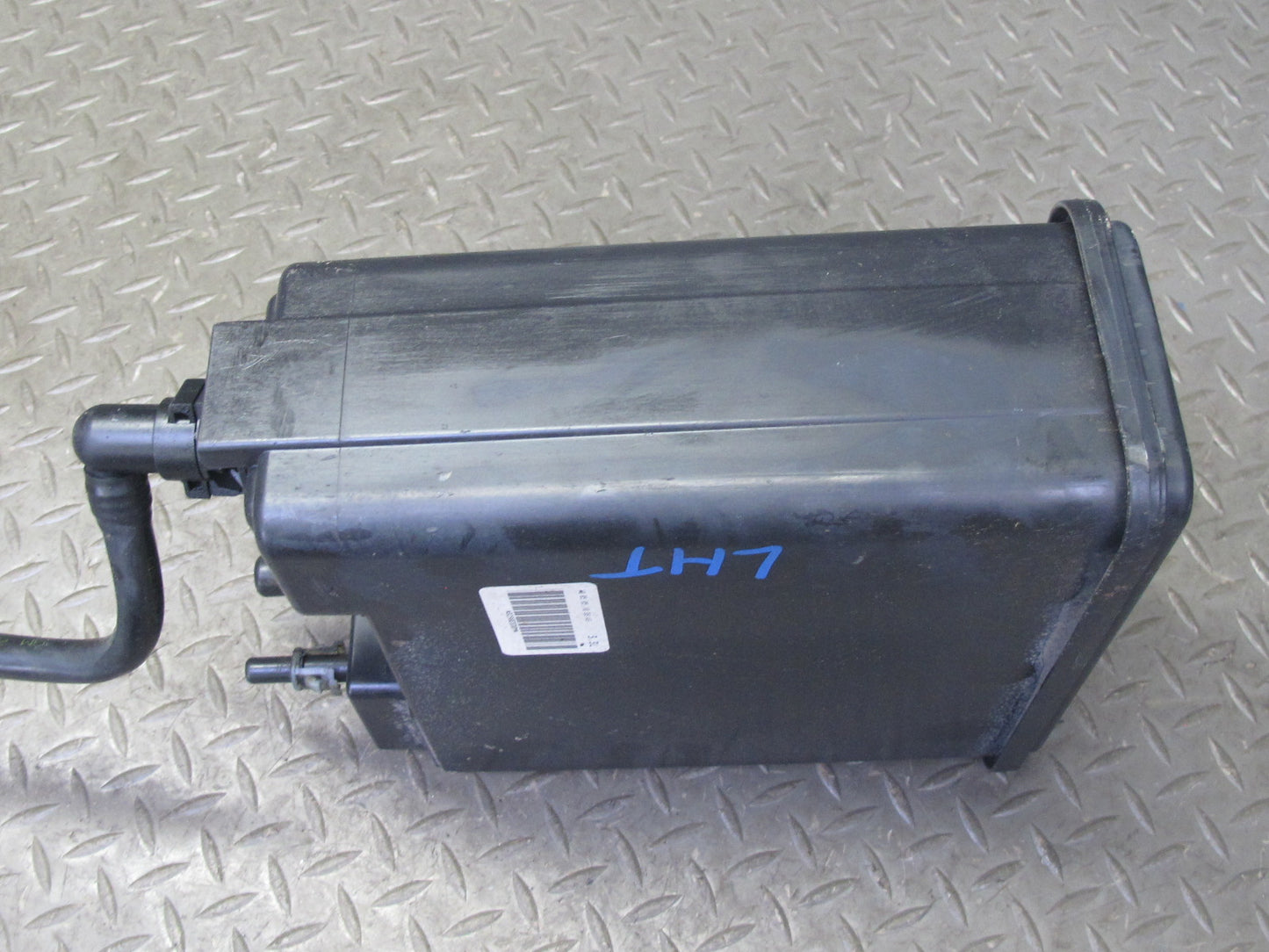 2004-2007 Hummer H2 Emission Fuel Vapor Evap Vapor Charcoal Canister w Solenoid
