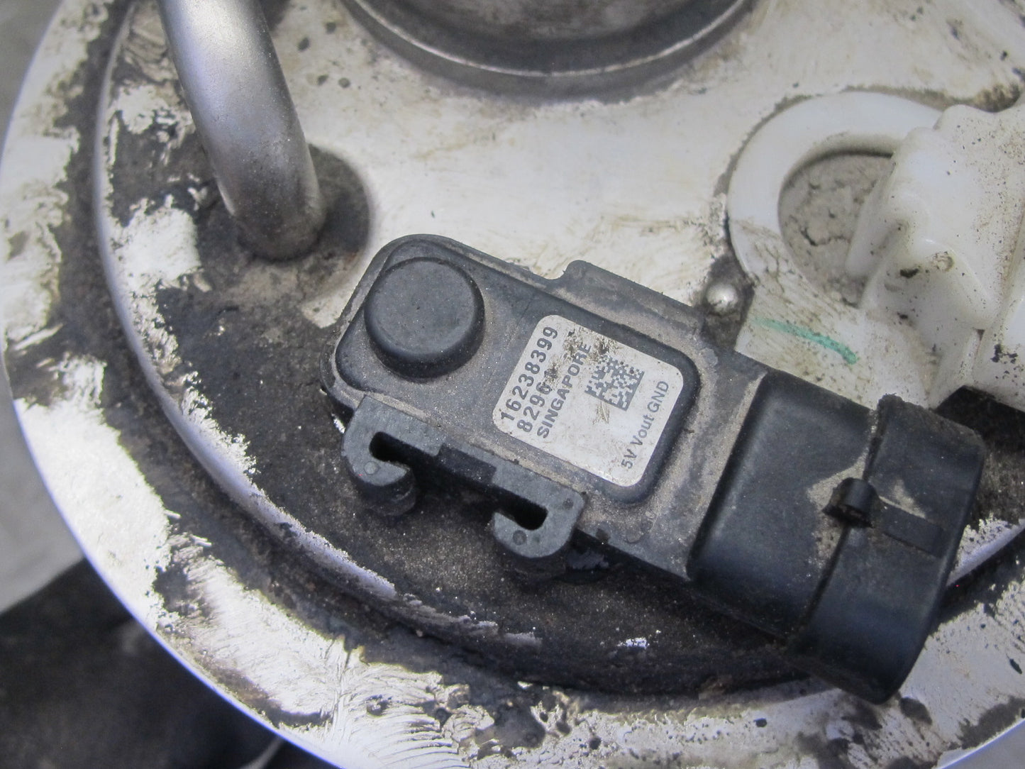 2005-2007 Hummer H2 6.0L Fuel Pump Level Sensor Assembly