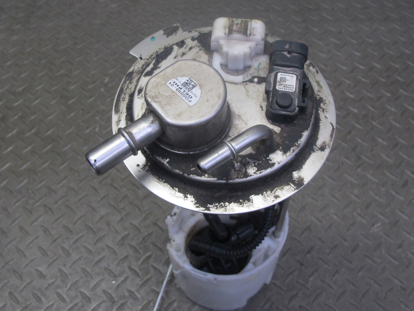 2005-2007 Hummer H2 6.0L Fuel Pump Level Sensor Assembly