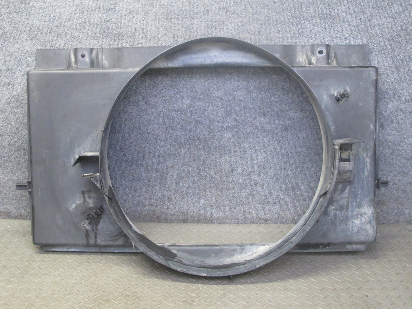2003-2007 Hummer H2 6.0L Engine Motor Coolant Radiator Fan Shroud