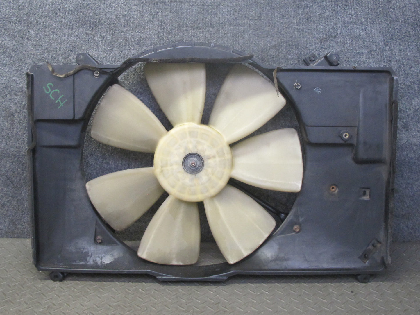 92-00 Lexus UZZ30L SC400 Engine Radiator Cooling Fan w Shroud OEM