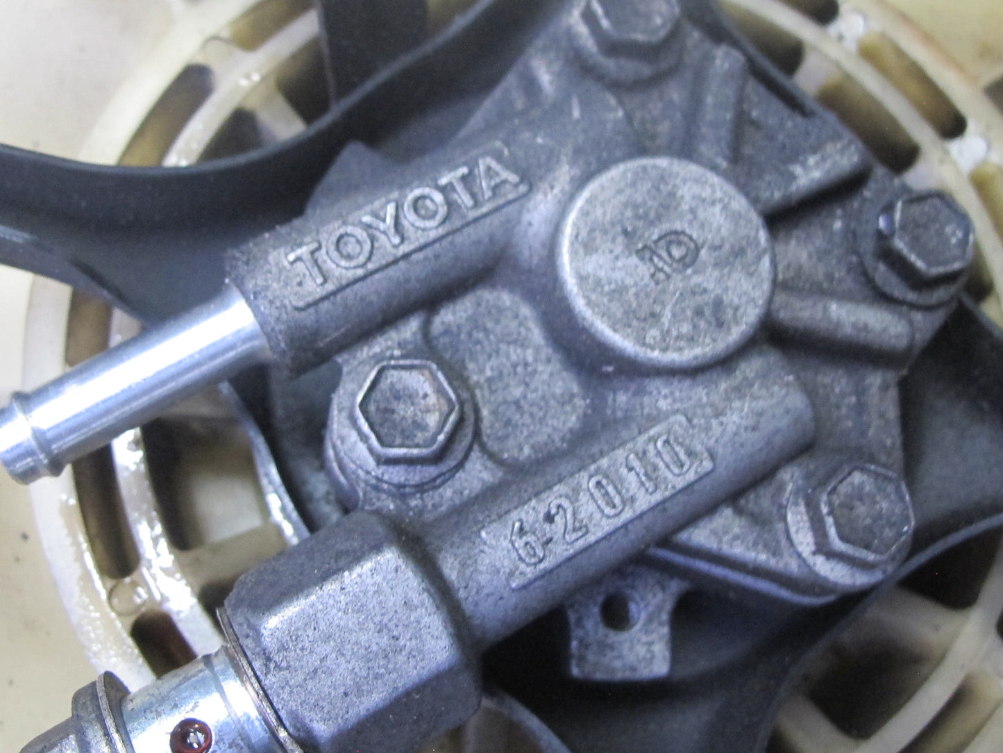 92-00 Lexus UZZ30L SC400 Engine Radiator Cooling Fan w Shroud OEM