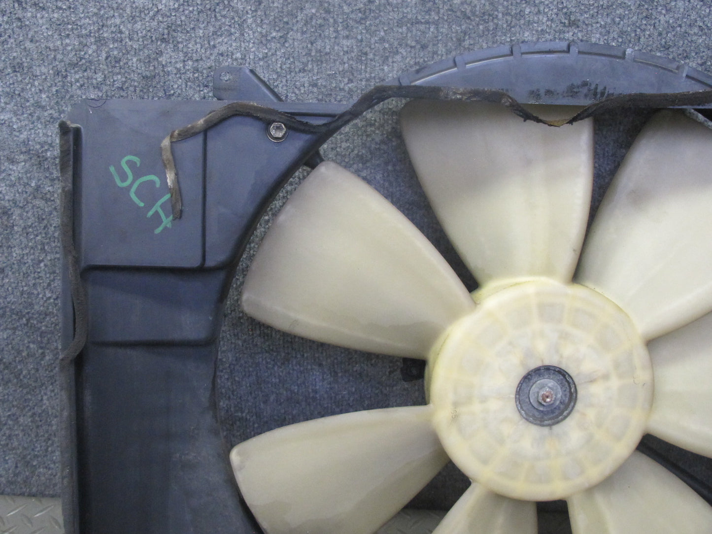 92-00 Lexus UZZ30L SC400 Engine Radiator Cooling Fan w Shroud OEM