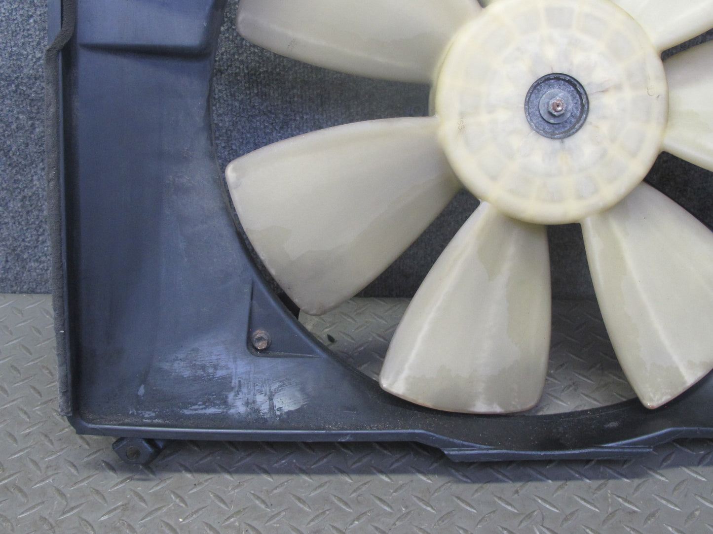 92-00 Lexus UZZ30L SC400 Engine Radiator Cooling Fan w Shroud OEM