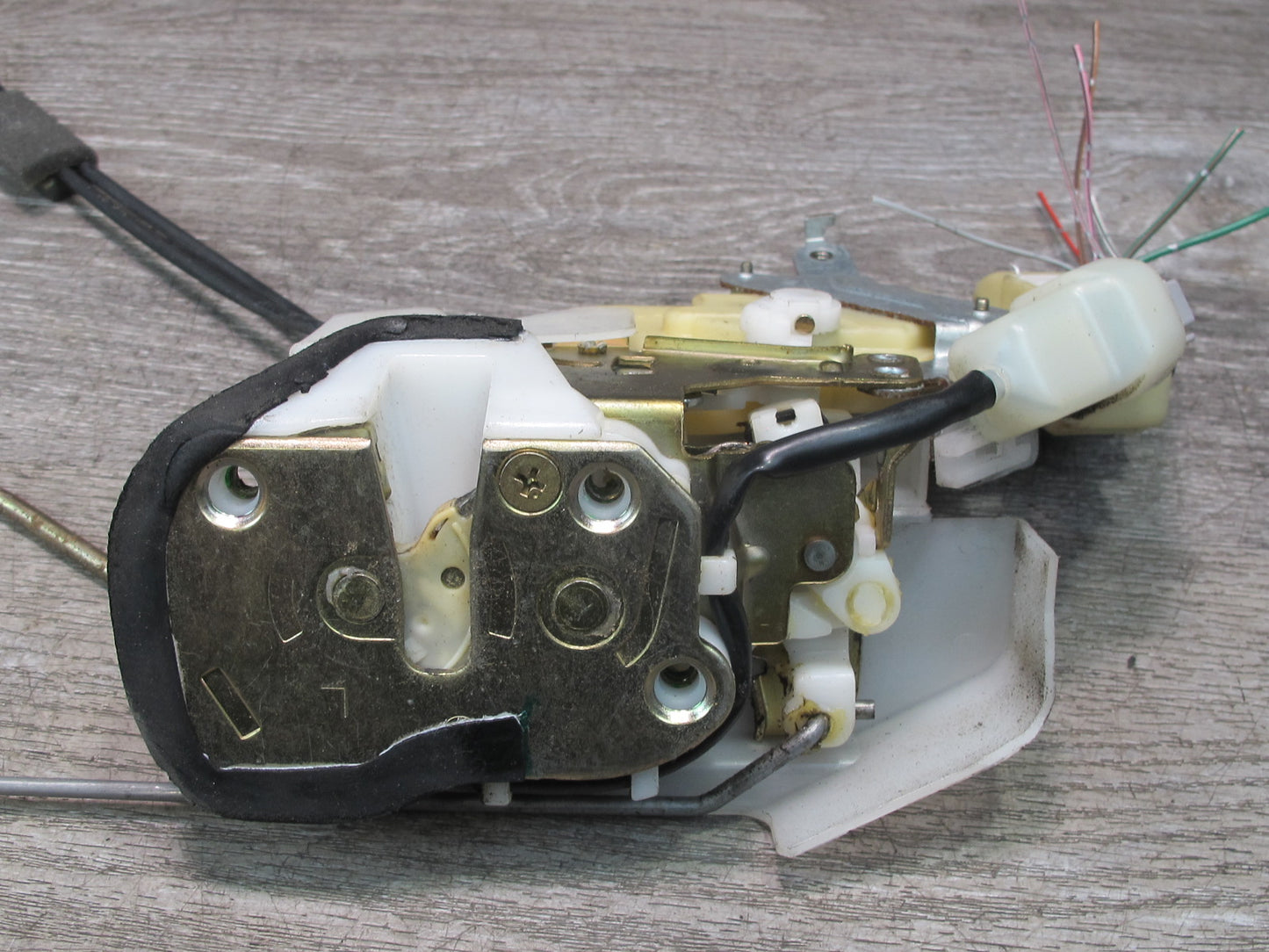 01-05 Lexus GS430 GS300 JZS160L Front Left Driver Door Lock Latch Actuator OEM