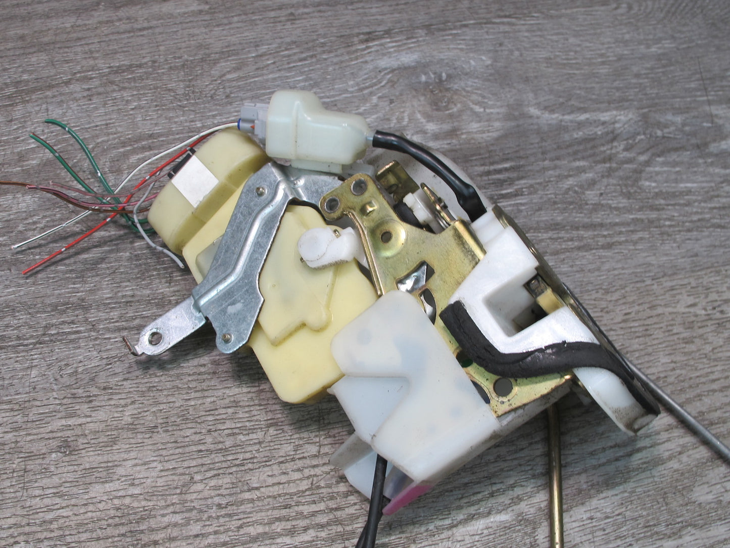 01-05 Lexus GS430 GS300 JZS160L Front Left Driver Door Lock Latch Actuator OEM