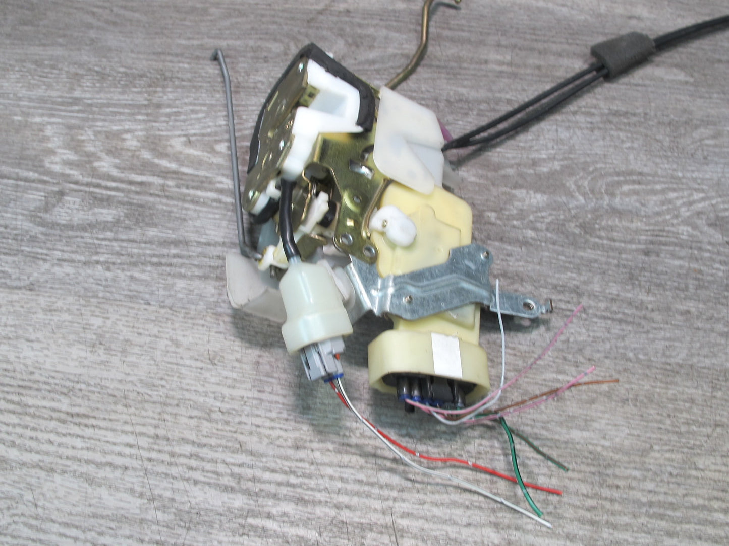 01-05 Lexus GS430 GS300 JZS160L Front Left Driver Door Lock Latch Actuator OEM