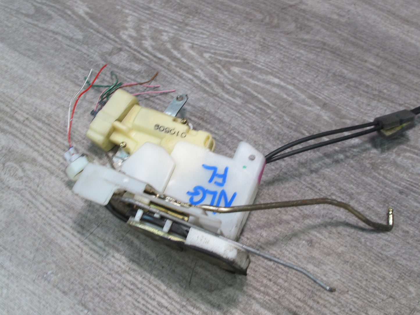 01-05 Lexus GS430 GS300 JZS160L Front Left Driver Door Lock Latch Actuator OEM