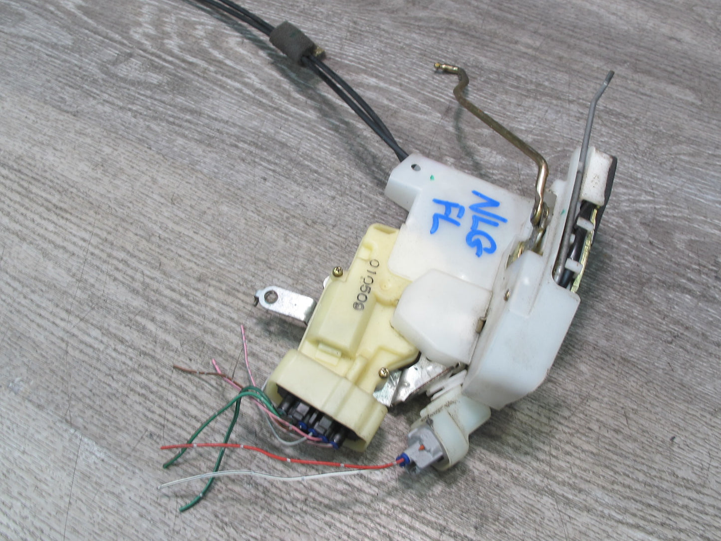 01-05 Lexus GS430 GS300 JZS160L Front Left Driver Door Lock Latch Actuator OEM