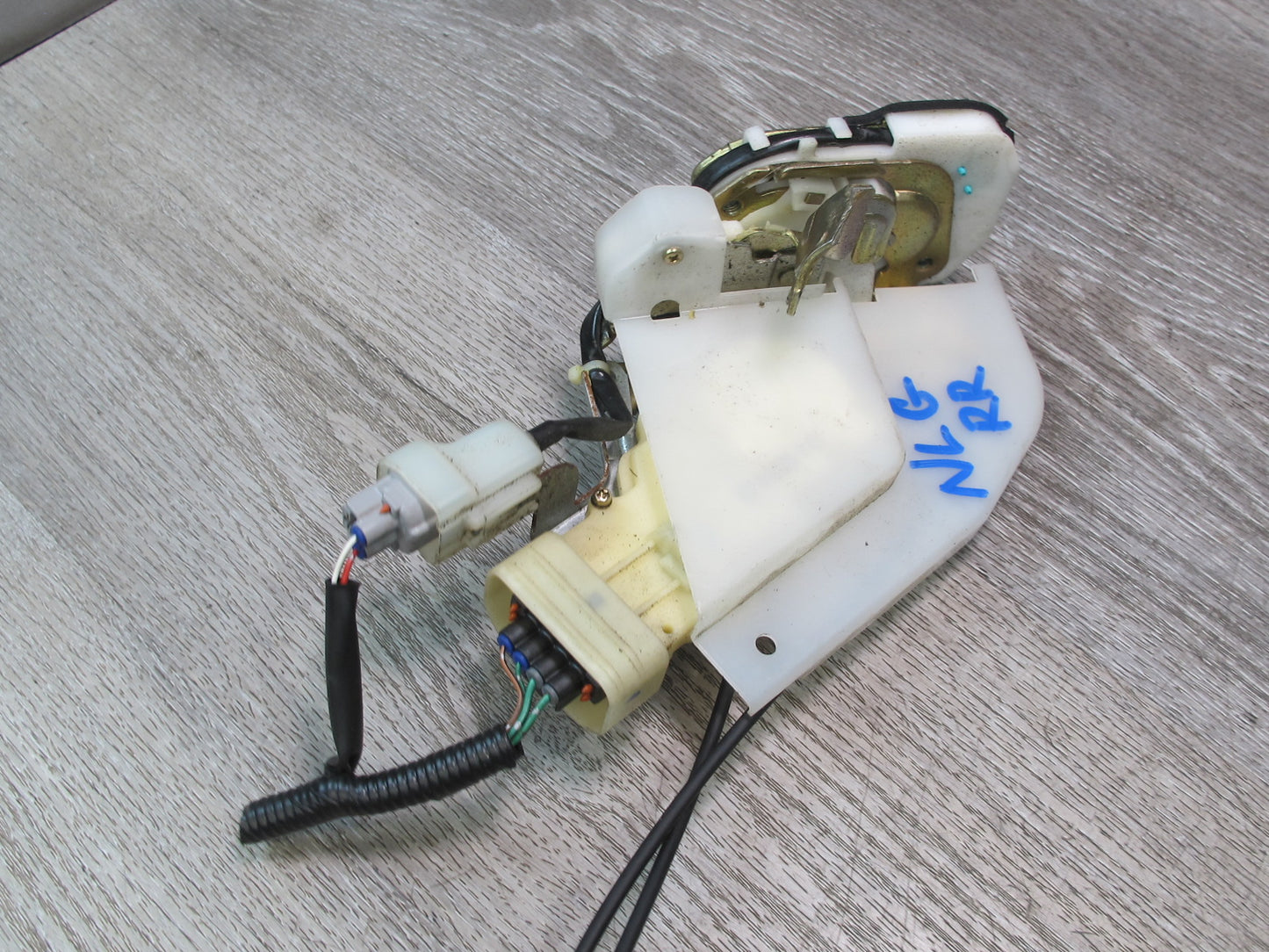 98-05 Lexus GZS160L GS400 GS430 GS300 Rear Right Door Lock Latch Actuator OEM