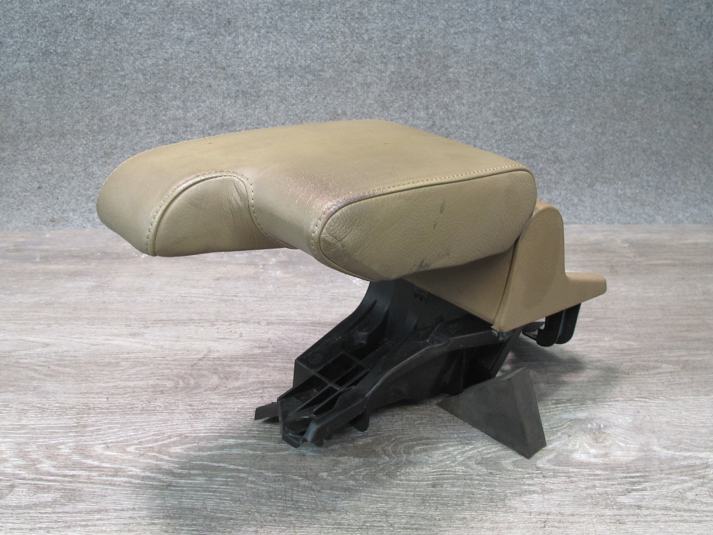 94-99 BMW E36 325iC 328iC Convertible Center Console Leather Armrest OEM