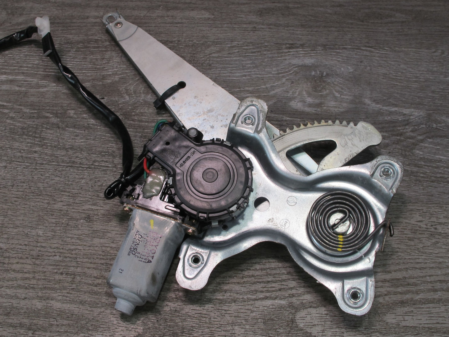98-05 Lexus GS400 GS430 GS300 Rear Right Door Window Regulator w Motor OEM