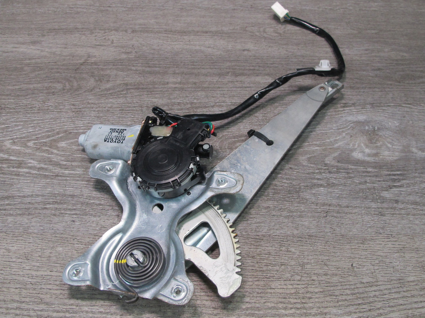 98-05 Lexus GS400 GS430 GS300 Rear Right Door Window Regulator w Motor OEM