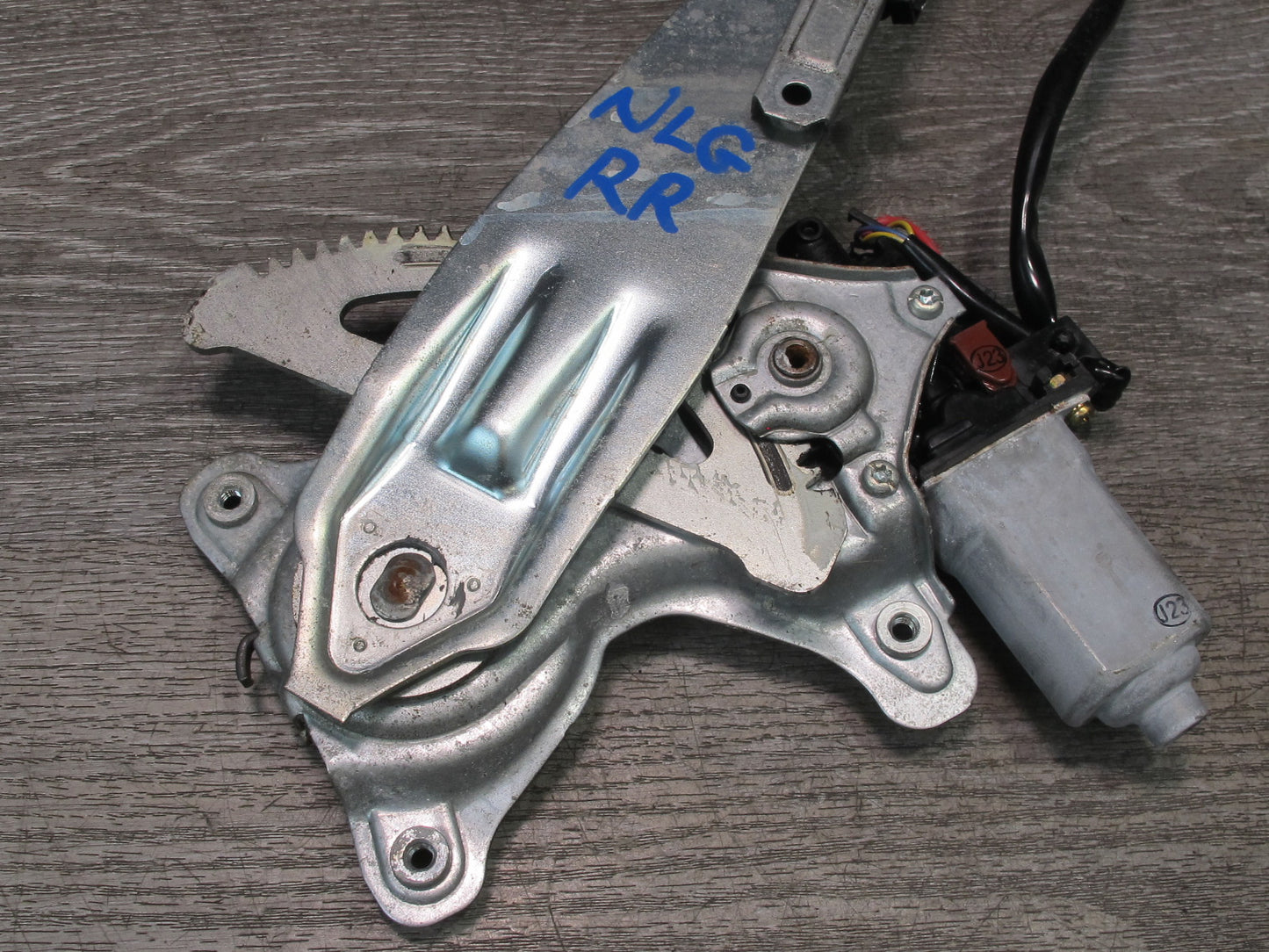 98-05 Lexus GS400 GS430 GS300 Rear Right Door Window Regulator w Motor OEM