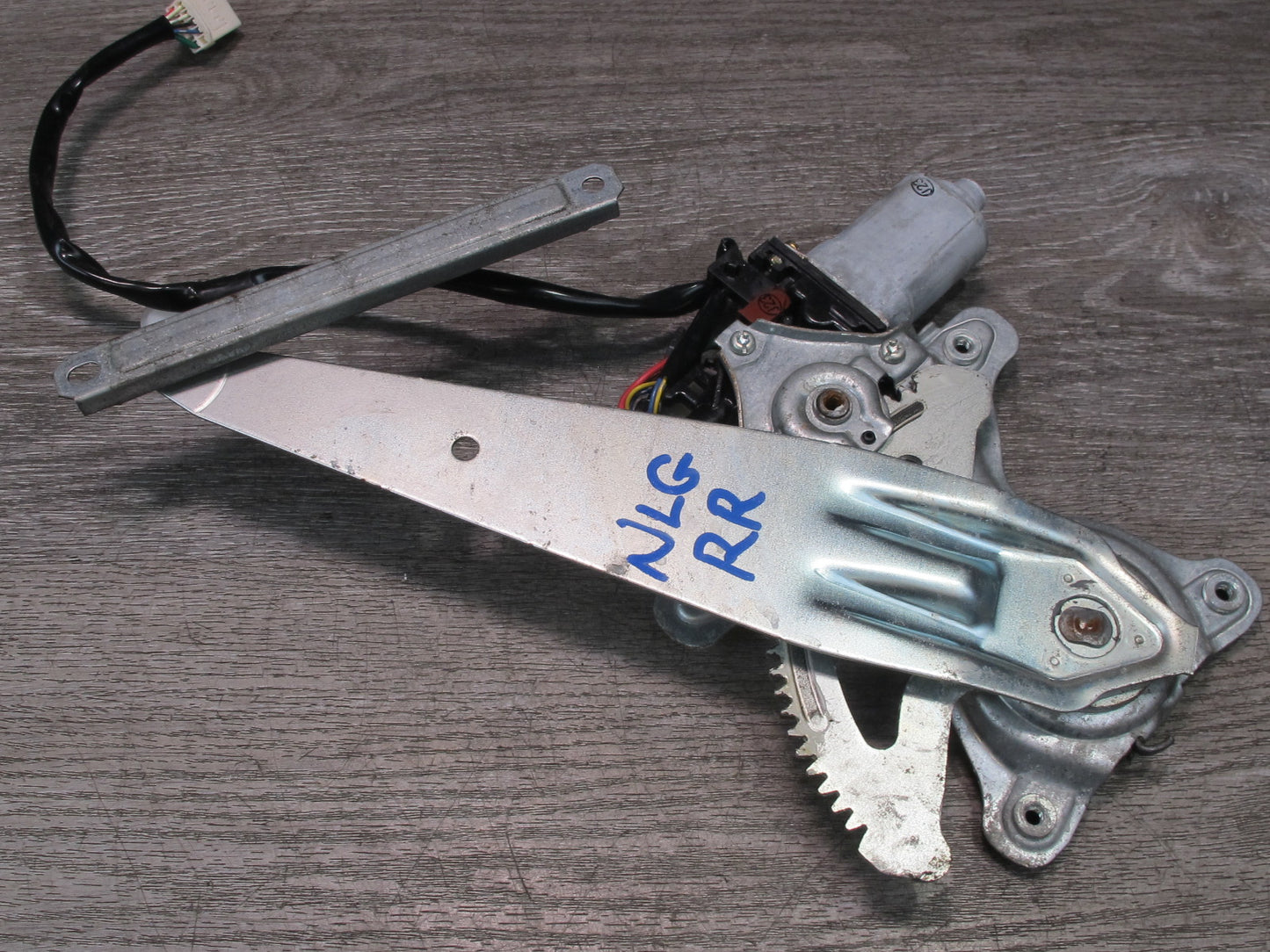98-05 Lexus GS400 GS430 GS300 Rear Right Door Window Regulator w Motor OEM