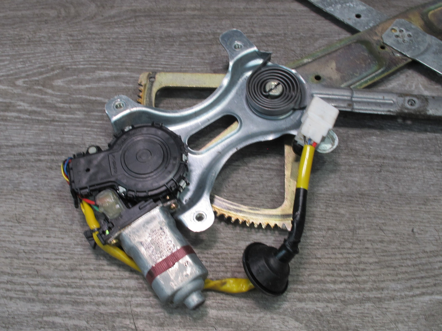 98-05 Lexus GS400 GS430 GS300 Front Left Door Window Regulator w Motor OEM