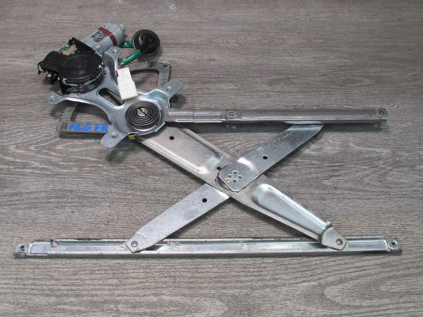 98-05 Lexus GS400 GS430 GS300 Front Right Door Window Regulator w Motor OEM