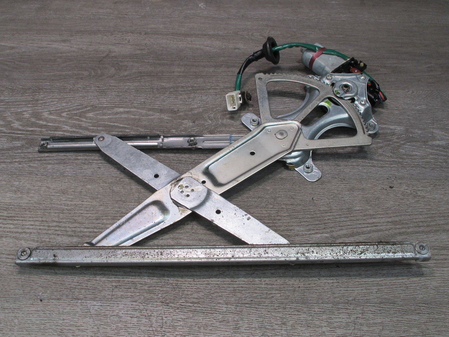98-05 Lexus GS400 GS430 GS300 Front Right Door Window Regulator w Motor OEM