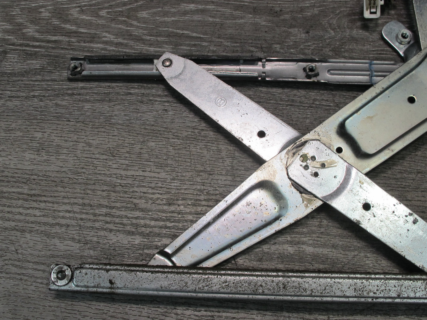 98-05 Lexus GS400 GS430 GS300 Front Right Door Window Regulator w Motor OEM