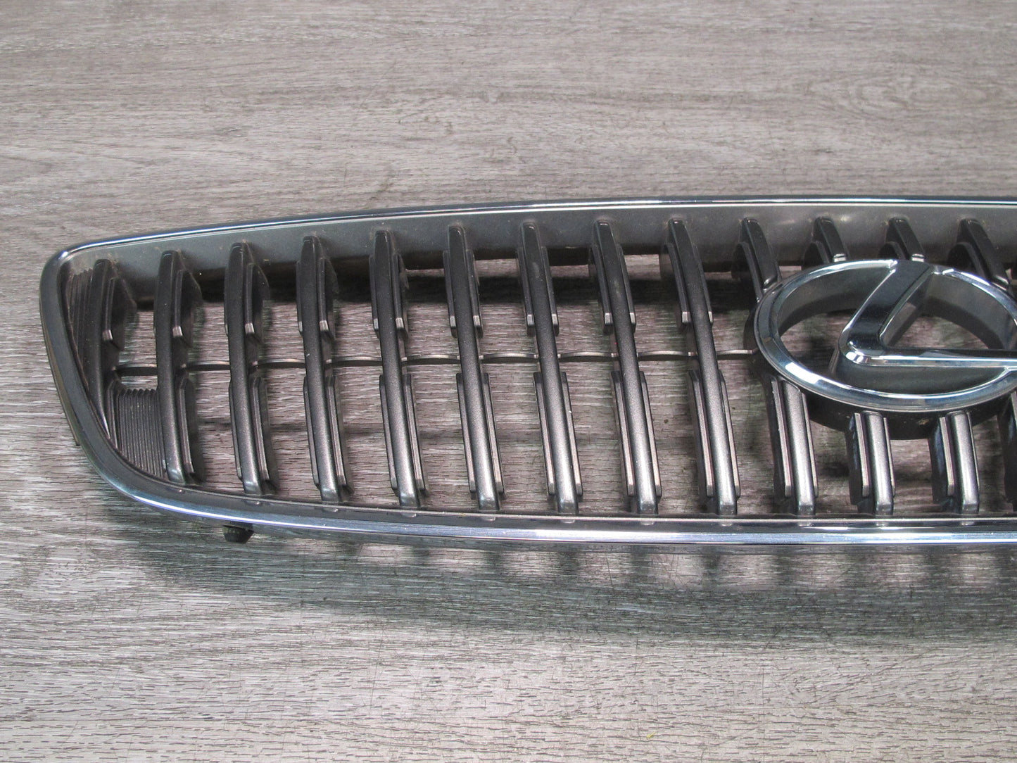 01-05 Lexus JZS160L GS430 GS300 Front Radiator Grille w Hood Release OEM