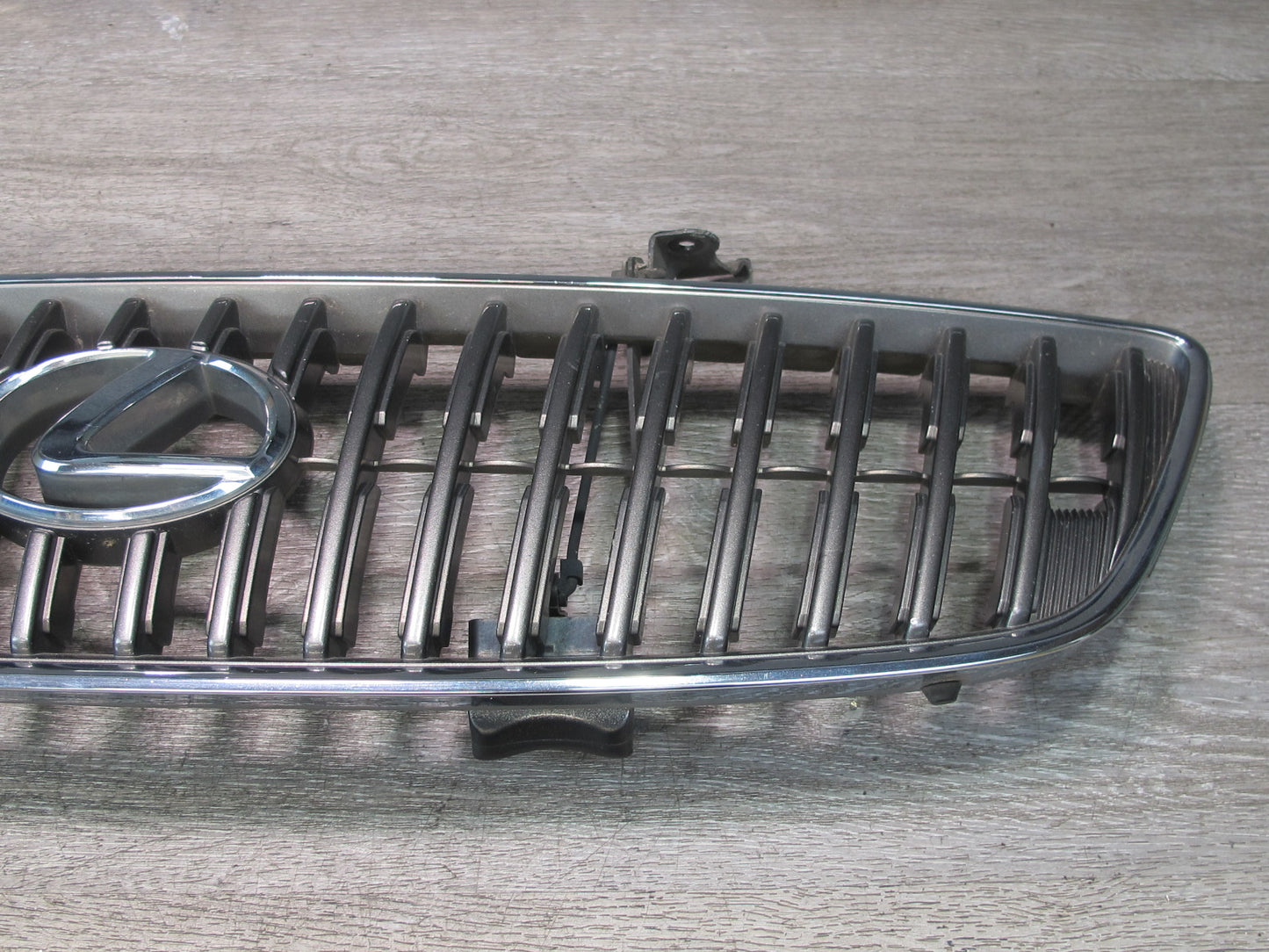 01-05 Lexus JZS160L GS430 GS300 Front Radiator Grille w Hood Release OEM