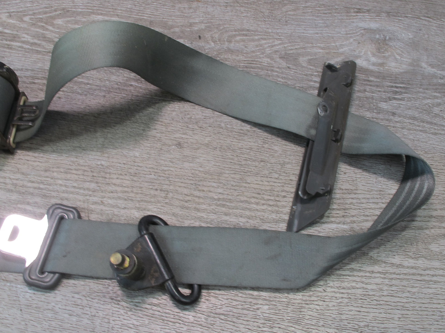 89-92 TOYOTA SUPRA MK3 REAR RIGHT & LEFT SIDE SEATBELT RETRACTOR SET OEM