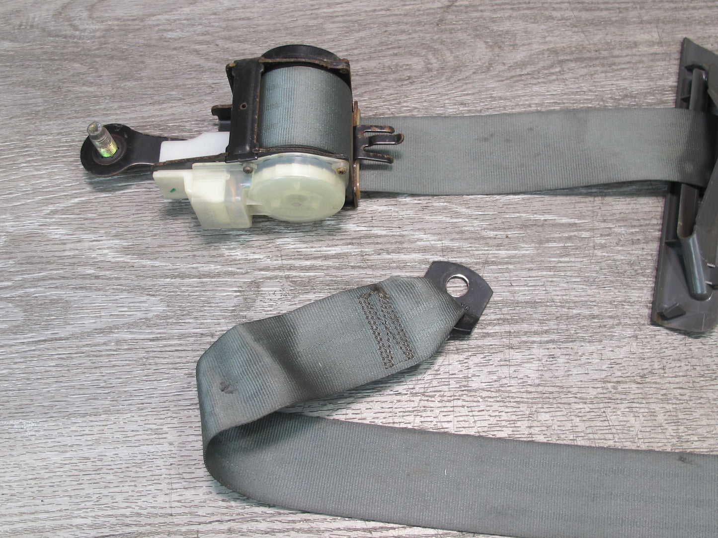 89-92 TOYOTA SUPRA MK3 REAR RIGHT & LEFT SIDE SEATBELT RETRACTOR SET OEM