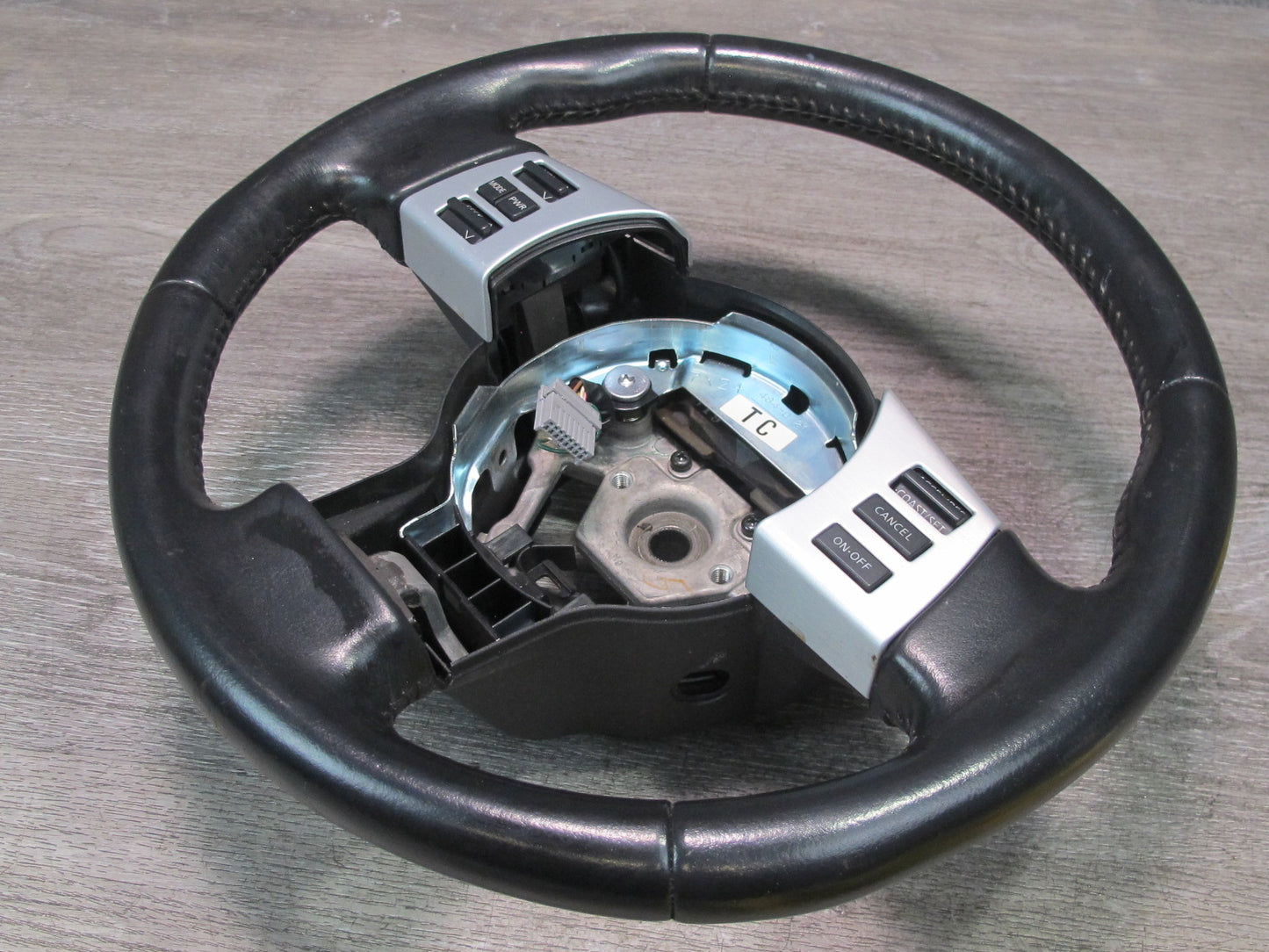 07-09 Nissan 350Z Z33 Multifunction Leather Steering w Cruise Black OEM