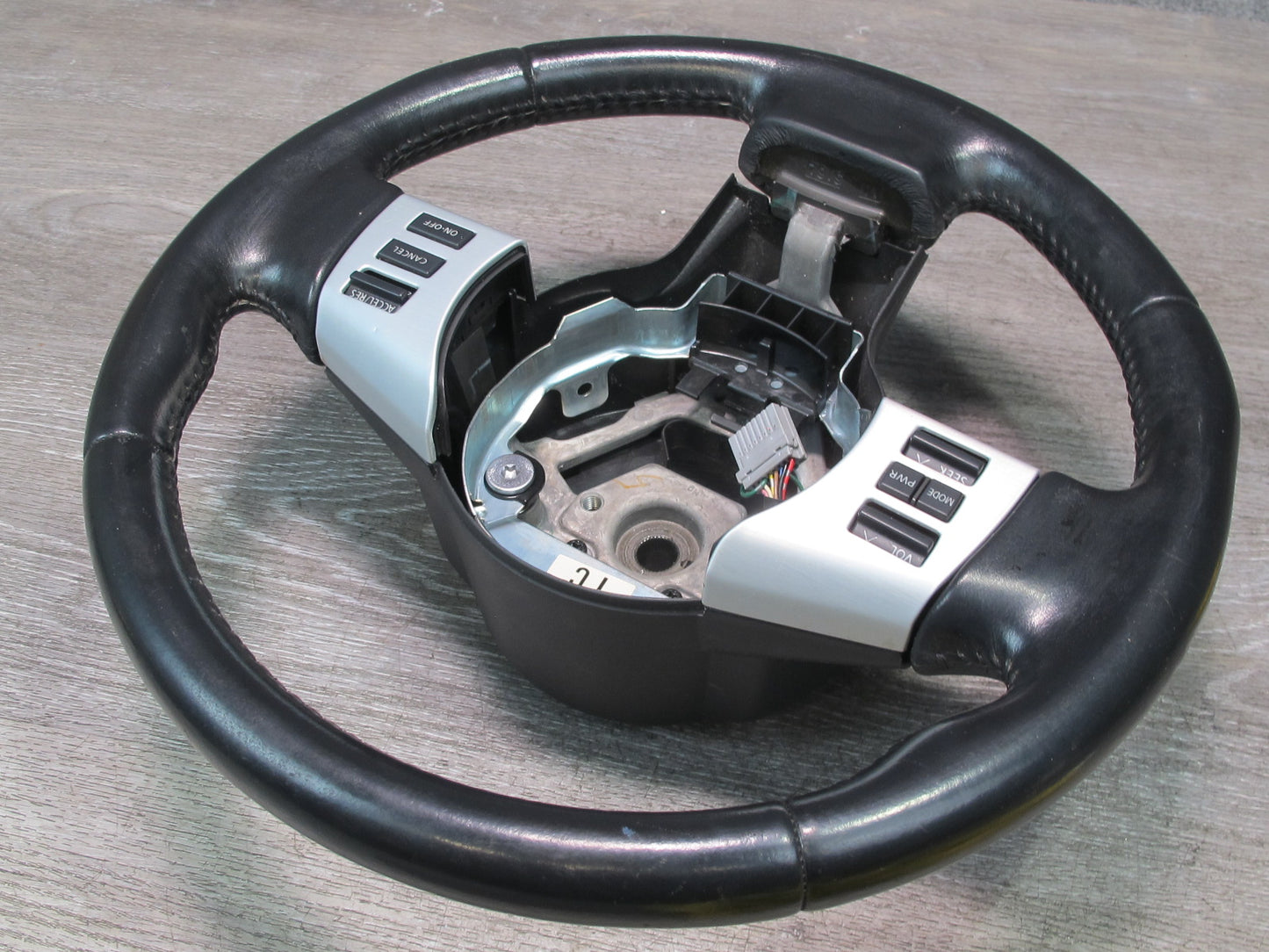 07-09 Nissan 350Z Z33 Multifunction Leather Steering w Cruise Black OEM