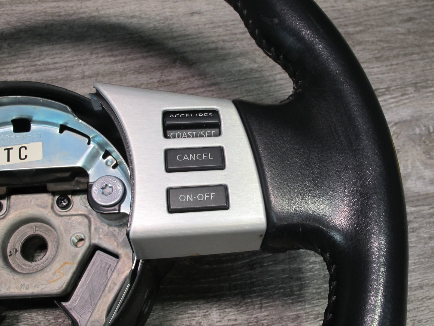 07-09 Nissan 350Z Z33 Multifunction Leather Steering w Cruise Black OEM