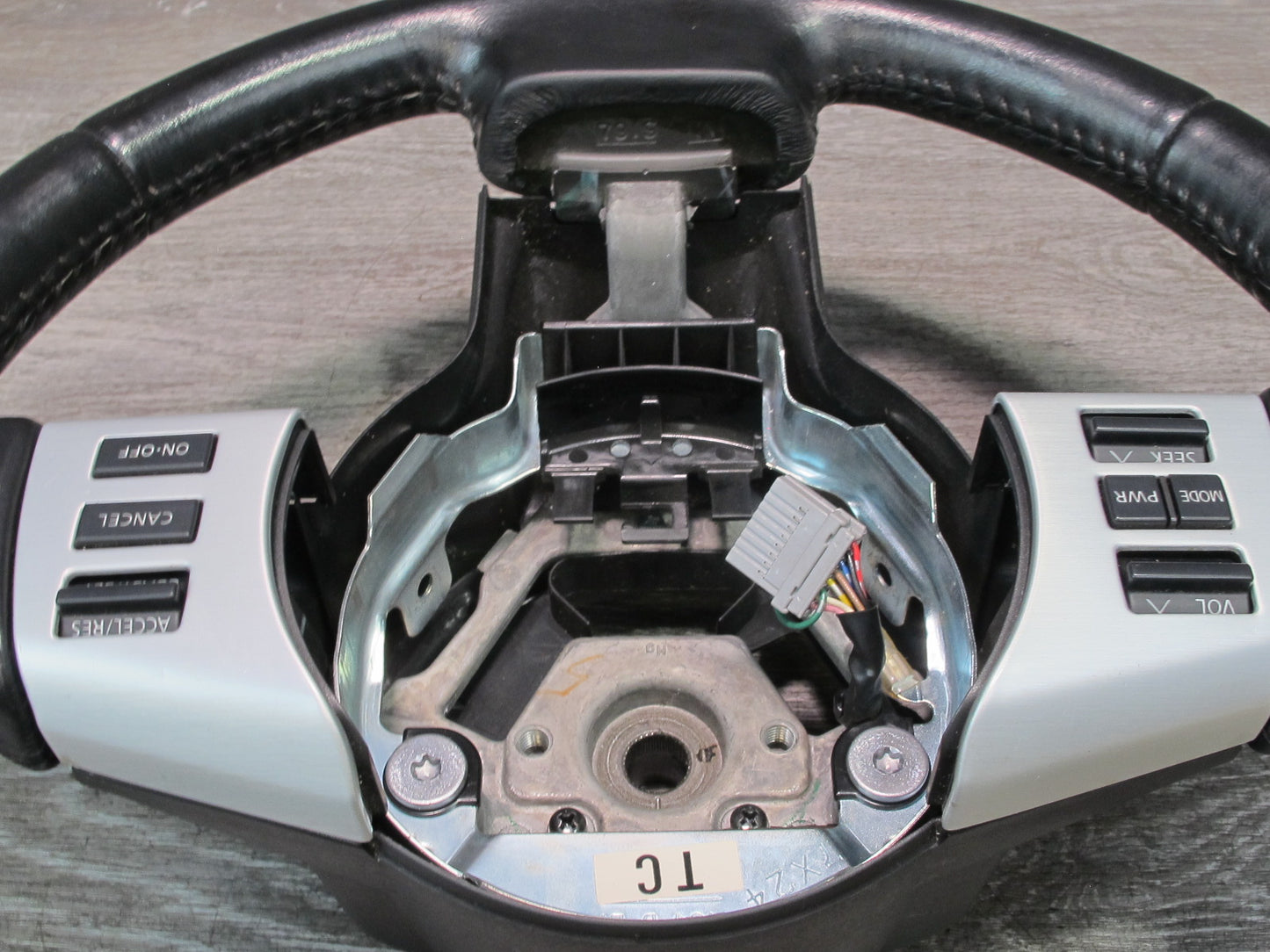 07-09 Nissan 350Z Z33 Multifunction Leather Steering w Cruise Black OEM
