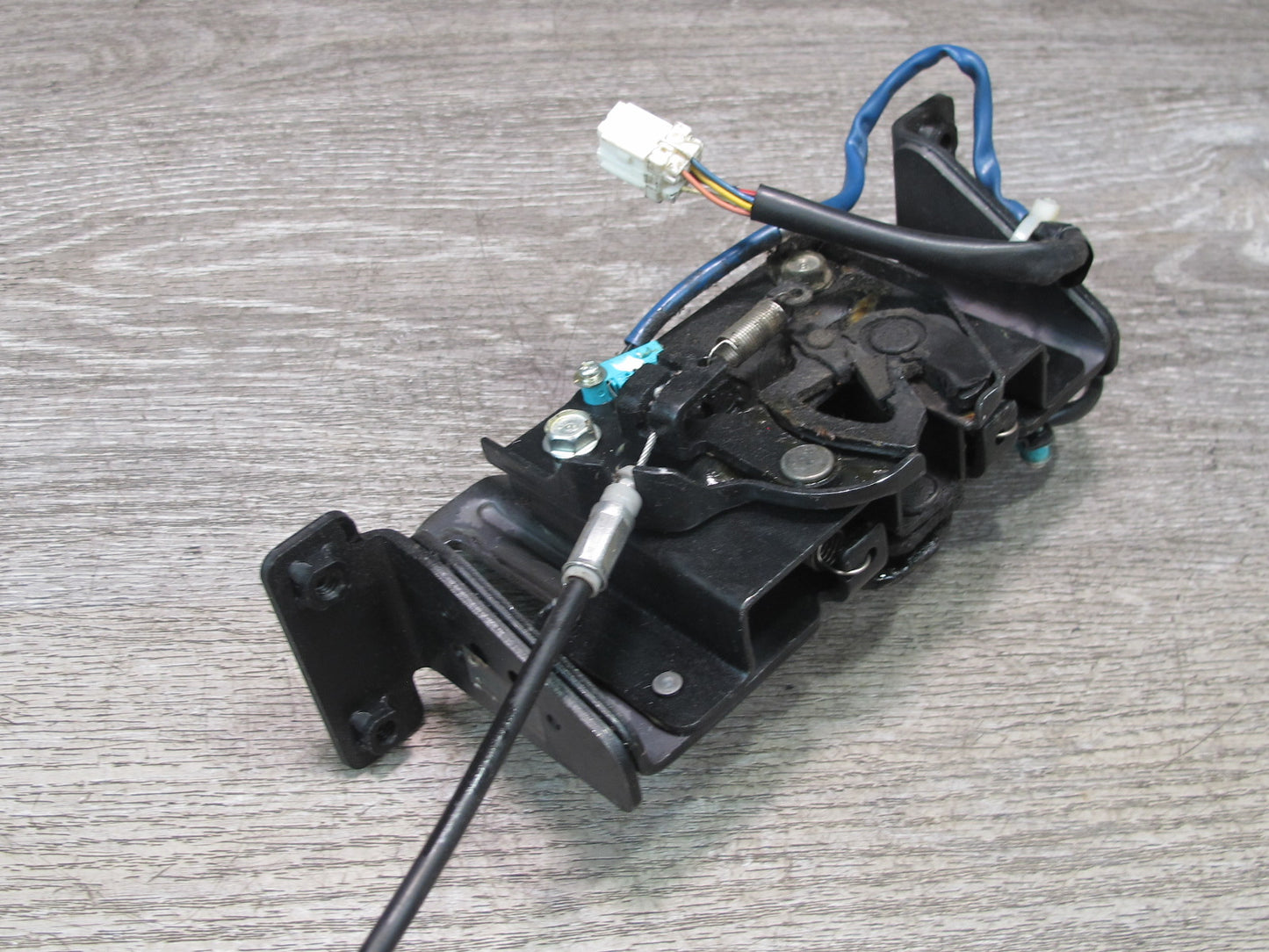 04-09 Nissan 350Z Convertible TOP Stowage Tonneau Cover Lid Lock Actuator OEM