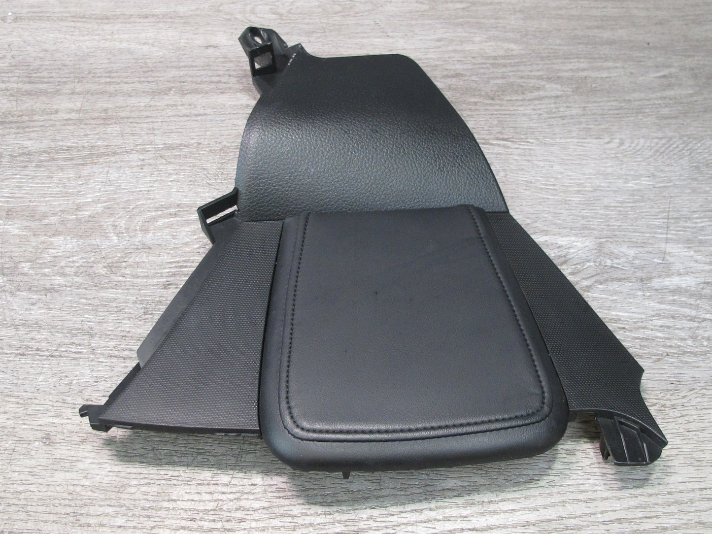 06-09 Nissan 350Z Z33 Set of 2 Center Console Left & Right Knee Pad Trim OEM