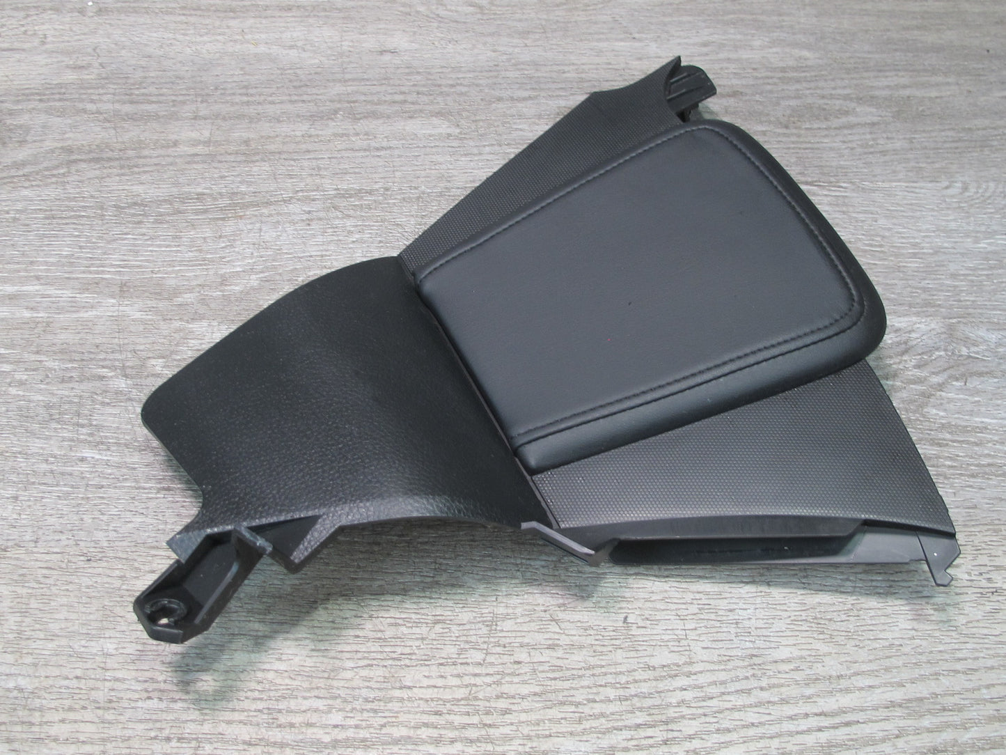 06-09 Nissan 350Z Z33 Set of 2 Center Console Left & Right Knee Pad Trim OEM