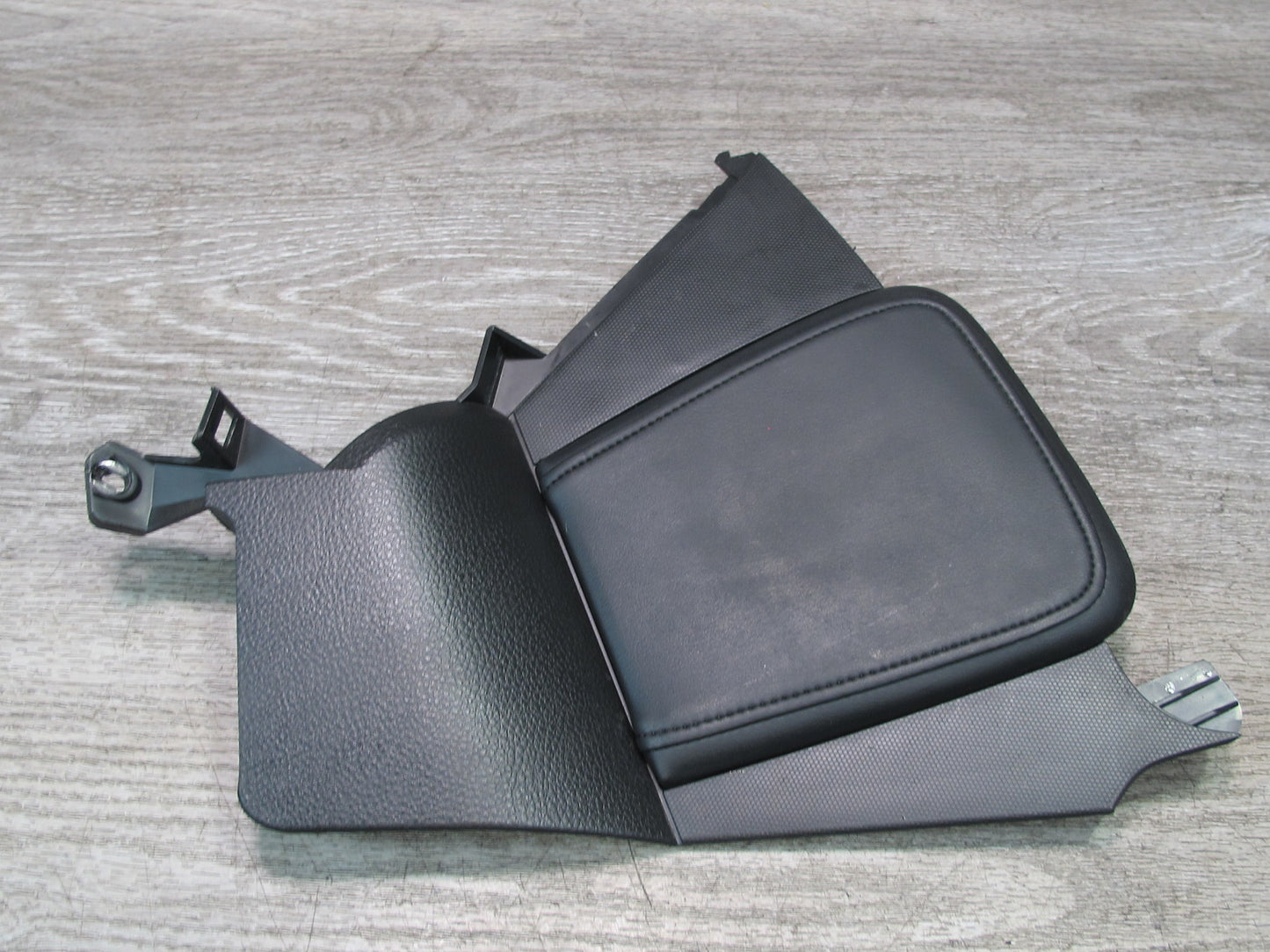 06-09 Nissan 350Z Z33 Set of 2 Center Console Left & Right Knee Pad Trim OEM