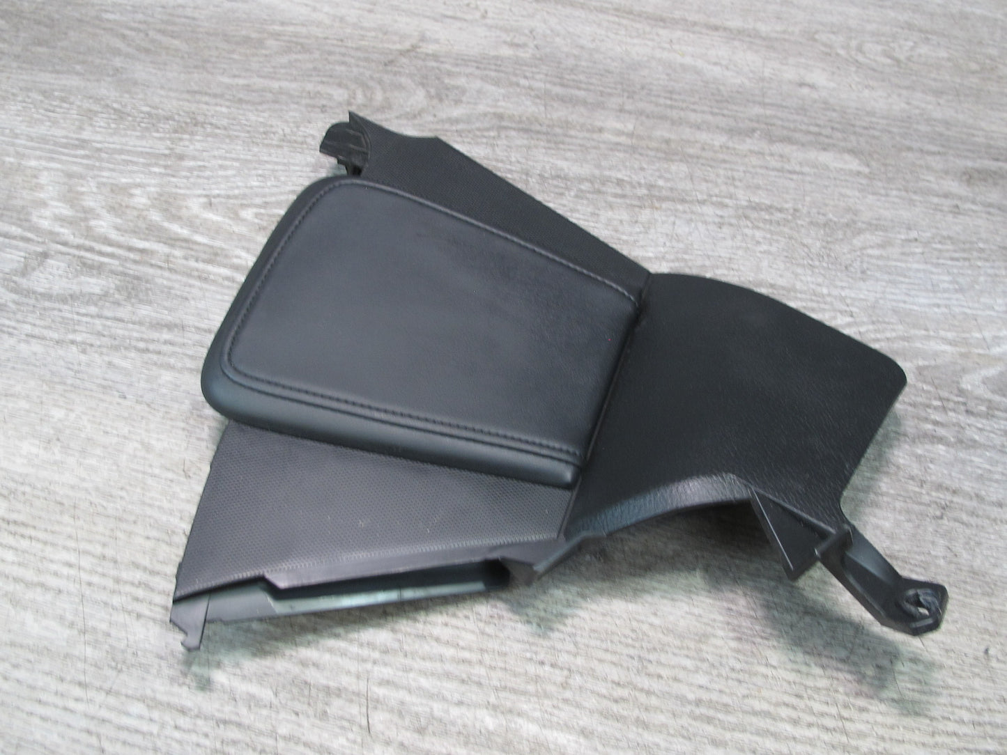 06-09 Nissan 350Z Z33 Set of 2 Center Console Left & Right Knee Pad Trim OEM