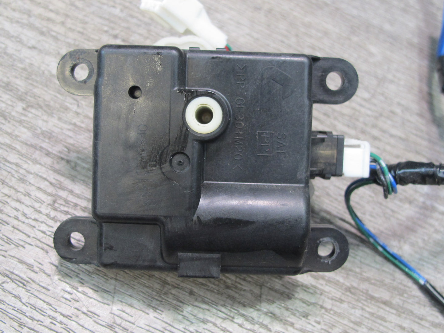 07-09 Nissan 350Z Z33 Convert Set of 3 A/C Heater Flap Actuator Motor w Wire OEM