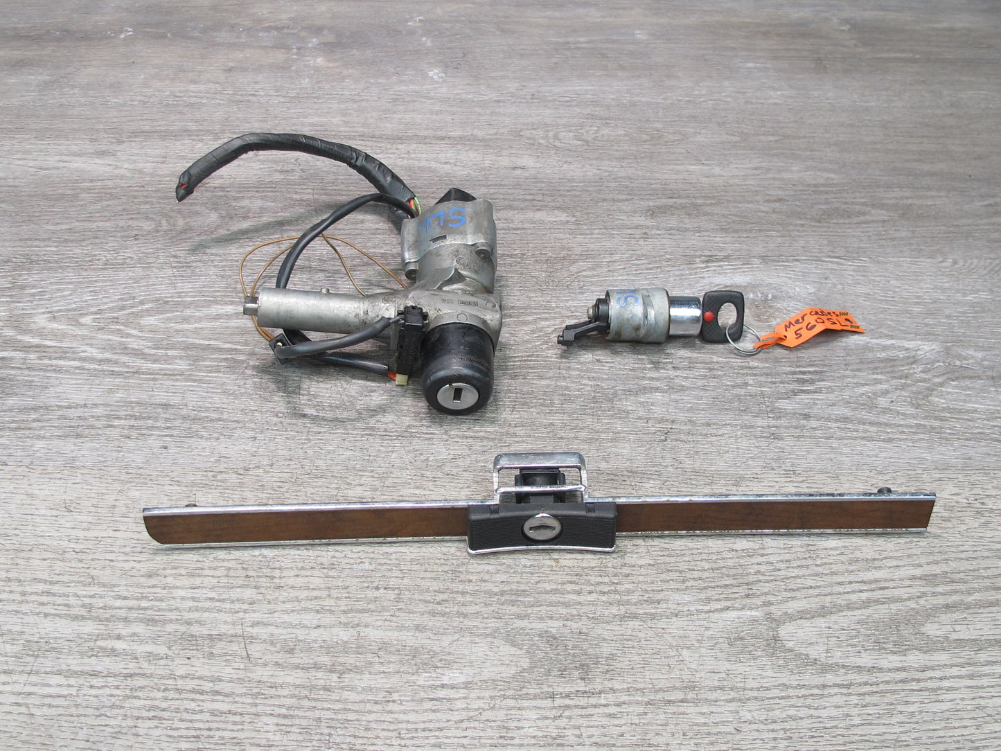 86-89 Mercedes R107 560SL Ignition Switch Glove Trunk Lock KEY Set OEM